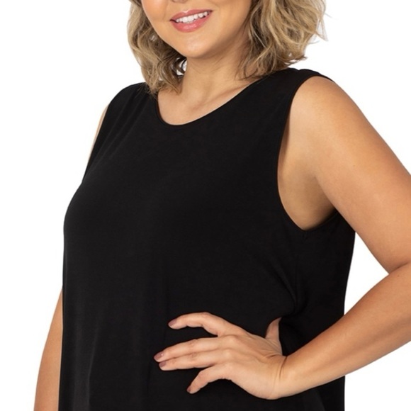 New🎉2 for $20 Plus Size Black Sleeveless Split Hem Women's Top Size 1X 2X 3X - Picture 2 of 4